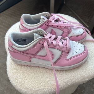 Nike Low Dunk Kids Pink and White Sneakers 1.5Y